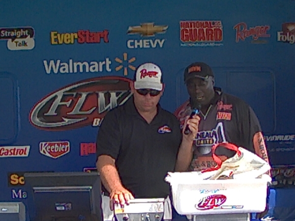 Tommy Robinson weighs in at the BFL Lake St. Clair 2012-06-23