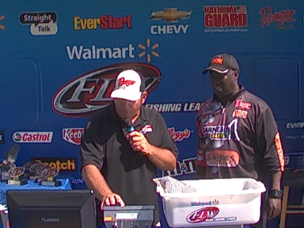 Tommy Robinson weighs in at the BFL Lake St. Clair 2012-07-28